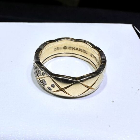 CHANEL Coco Crush Ring - 18k Yellow Gold With Diamonds - Size 6.5 - Picture 4 of 7